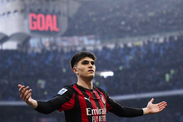 开云体育-意媒：巴尔泰萨吉预计能出战德比，若赶不上可能埃斯图皮尼安顶替